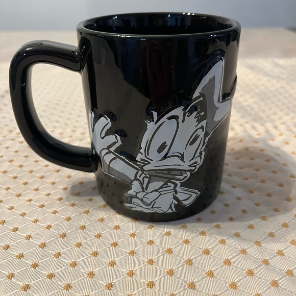 🌹2/$56🌹Rare Disney Scared Mickey Mouse & Donald Ceramic Mug - Picture 3 of 6